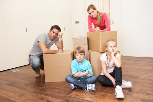Flexible man and van moving support across London boroughs